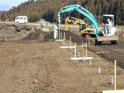巴音郭楞地桩施工现场